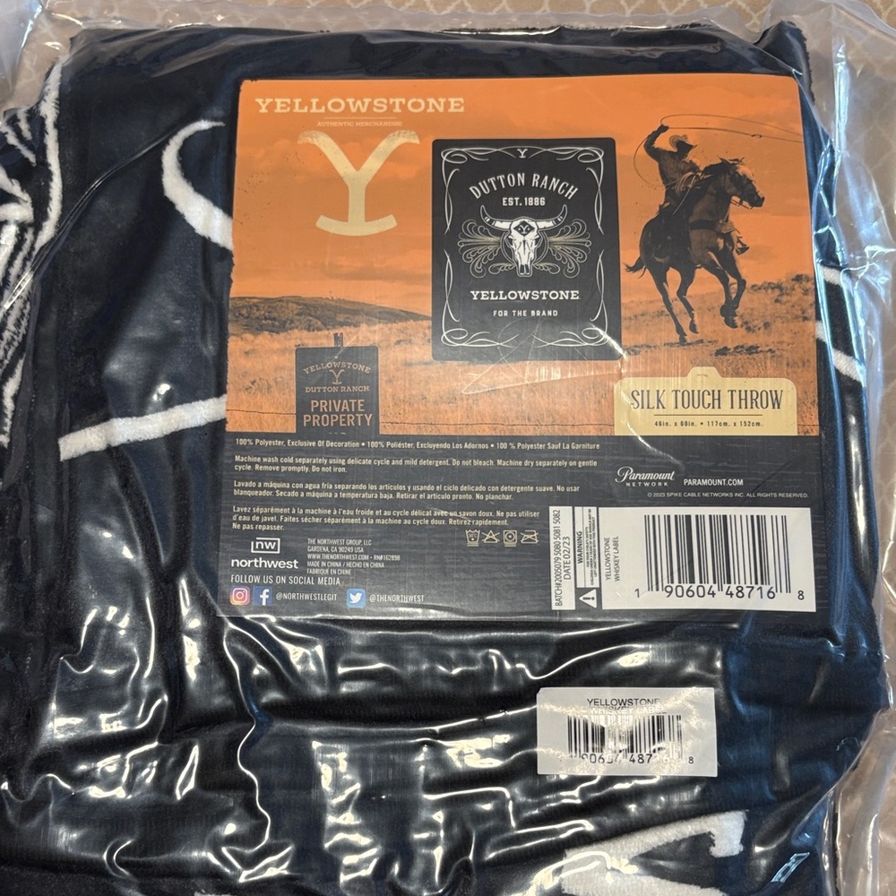 Dutton Ranch Yellowstone Silk Touch Throw - Black